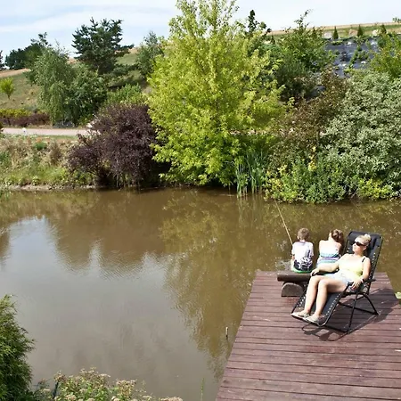 Kaszuby Zacisze Bed & Breakfast 3*