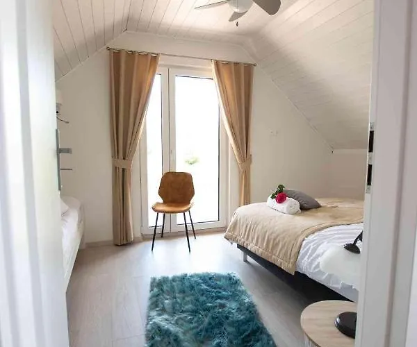 Kaszuby Zacisze Bed & Breakfast 3*